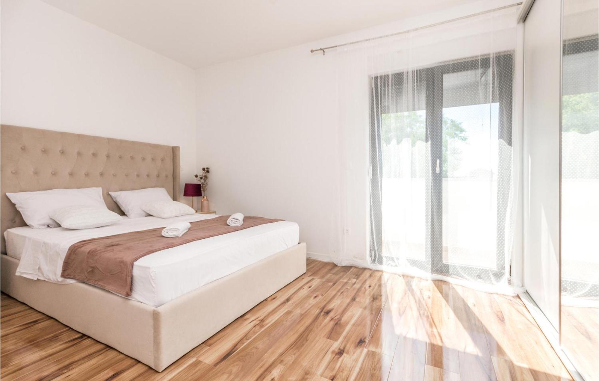3 Bedroom Beautiful Home In Rastane Donje Donje Rastane Dış mekan fotoğraf